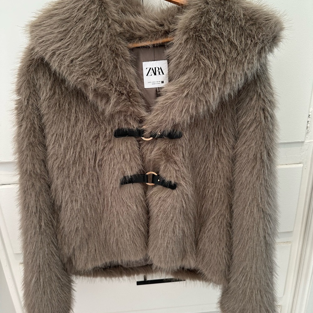 Zara Faux Fur Jacket in Taupe Size Small *NWT* Sold Out - Picture 7 of 16